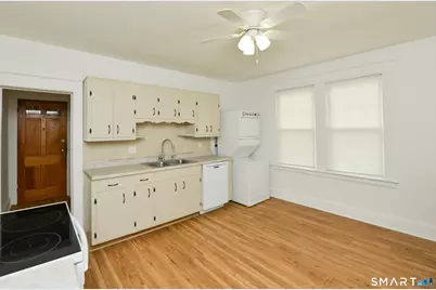 390 Clinton Street, New Britain, CT 06053 - Photo 3