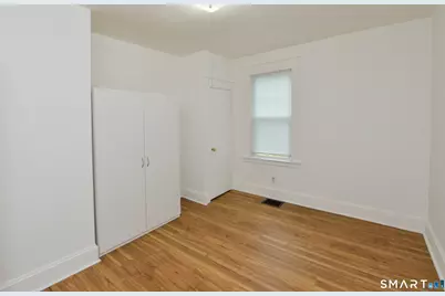 390 Clinton Street, New Britain, CT 06053 - Photo 11