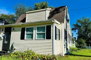 2 Simpson St, Hartford, CT 06112 - Photo 3