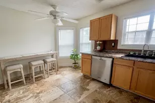 75 Redwood Dr, East Haven, CT 06512 - Photo 9