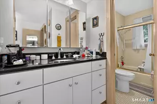 393 Ottawa Ln, Stratford, CT 06614 - Photo 15