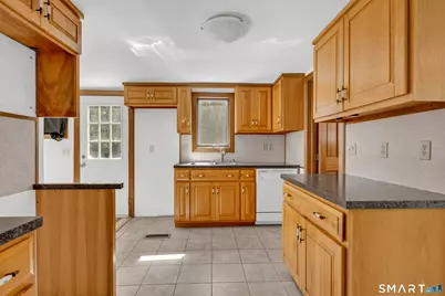 18 Union Street, Plymouth, CT 06786 - Photo 9