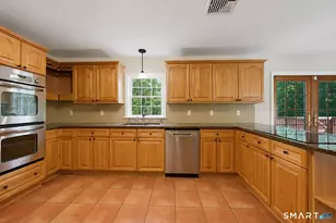 8 Douglas Dr, Danbury, CT 06811 - Photo 9