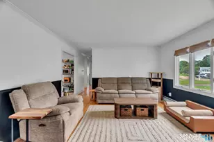 37 Woodside Dr, Branford, CT 06405 - Photo 5