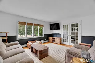37 Woodside Dr, Branford, CT 06405 - Photo 7