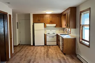 31 Divinity St, Bristol, CT 06010 - Photo 5
