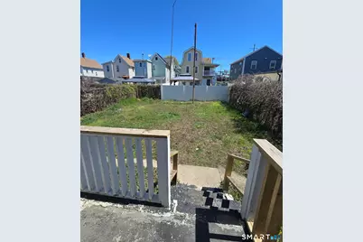 18-20 Clinton Avenue, Bridgeport, CT 06605 - Photo 17