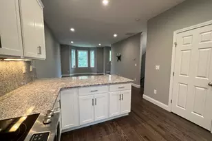 35 Ringgold St, West Hartford, CT 06107 - Photo 5