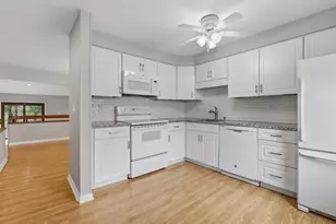 98 Metacomet Dr, Meriden, CT 06450 - Photo 13