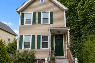 30 Chamberlain Pl, New Haven, CT 06512 - Photo 1