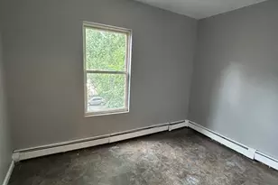90 Chadwick Ave, Hartford, CT 06106 - Photo 9