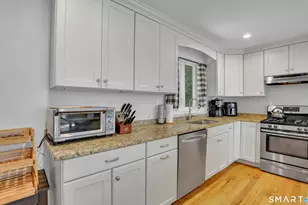 25 Gale Rd, Bloomfield, CT 06002 - Photo 9