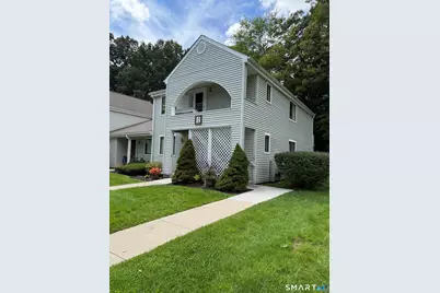 35 Nutmeg Road #B2, Middlebury, CT 06762 - Photo 1