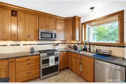 64 Walker Street, Manchester, CT 06040 - Photo 3