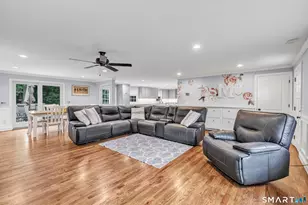 32 Nuthatch Hill Rd, Trumbull, CT 06611 - Photo 7