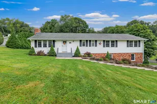 32 Nuthatch Hill Rd, Trumbull, CT 06611 - Photo 1