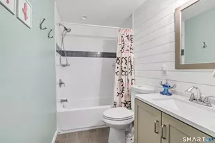 32 Nuthatch Hill Rd, Trumbull, CT 06611 - Photo 15