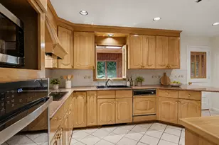 70 Arrow Head Dr, Stamford, CT 06903 - Photo 11