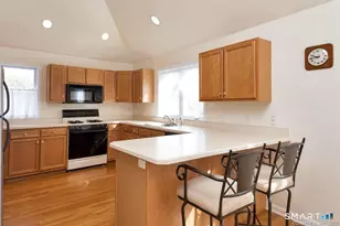 27 Copper Creek Cir, Newtown, CT 06470 - Photo 9
