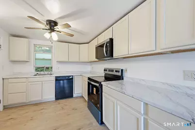16 Colt Street, New Britain, CT 06052 - Photo 3