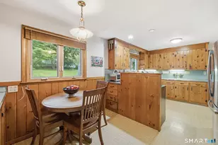 8 Fairwood Farms Dr, West Hartford, CT 06107 - Photo 17