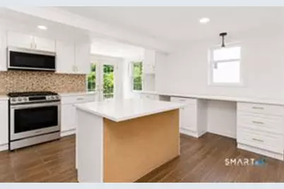 98 Woodmere Road, West Hartford, CT 06119 - Photo 19