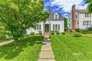 98 Woodmere Rd, West Hartford, CT 06119 - Photo 1