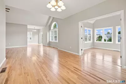 8 South Pond Road #8, Bloomfield, CT 06002 - Photo 9