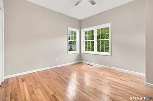8 S Pond Rd, Bloomfield, CT 06002 - Photo 23