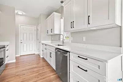8 South Pond Road #8, Bloomfield, CT 06002 - Photo 13