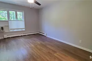 22 North Lake Dr, Hamden, CT 06517 - Photo 11