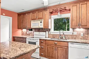 41 Ashland St, Windham, CT 06226 - Photo 17