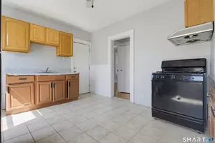 869 Central Ave, Bridgeport, CT 06607 - Photo 17