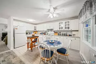 35 Woodcrest Dr, Burlington, CT 06013 - Photo 9
