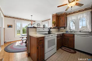 10 Hilltop Rd, East Lyme, CT 06357 - Photo 17