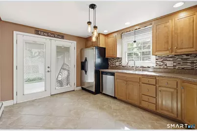 218 Columbia Street, New Britain, CT 06052 - Photo 13