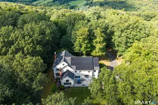 12 Carriage Hill Rd, Woodbridge, CT 06525 - Photo 3