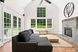 12 Carriage Hill Rd, Woodbridge, CT 06525 - Photo 11