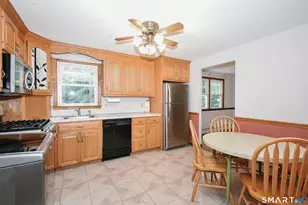 196 Hillcrest Ave, New Britain, CT 06053 - Photo 11