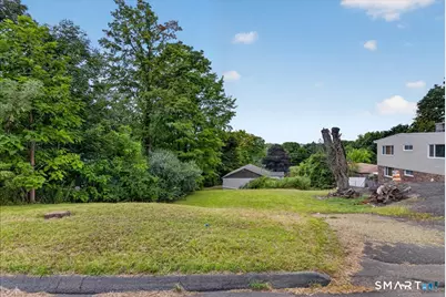 1002 Yale Avenue, Wallingford, CT 06492 - Photo 23