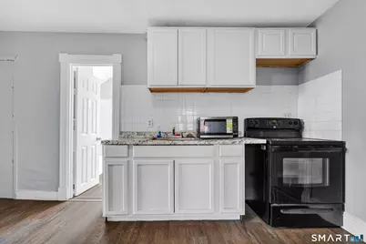 141 Homestead Avenue #3rd Fl, Hartford, CT 06112 - Photo 7