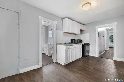 141 Homestead Avenue #3rd Fl, Hartford, CT 06112 - Photo 5