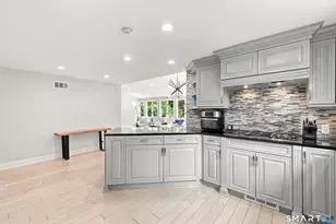 20 Lakeview Dr, West Hartford, CT 06117 - Photo 7