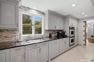 20 Lakeview Dr, West Hartford, CT 06117 - Photo 5
