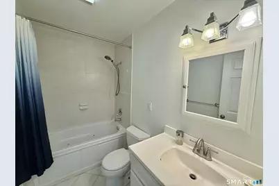 70 Renwick Place, Bridgeport, CT 06604 - Photo 11