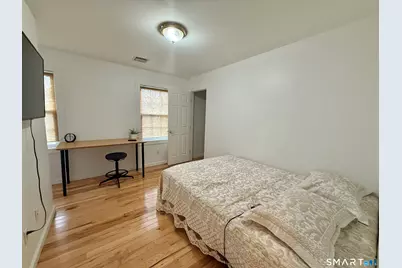 70 Renwick Place, Bridgeport, CT 06604 - Photo 13