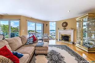 10 Harbour Close Unit 10, New Haven, CT 06405 - Photo 3