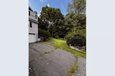 138 Red Robin Road, Naugatuck, CT 06770 - Photo 3