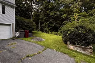 138 Red Robin Rd, Naugatuck, CT 06770 - Photo 3