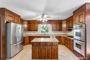 2730 Burr St, Fairfield, CT 06824 - Photo 11